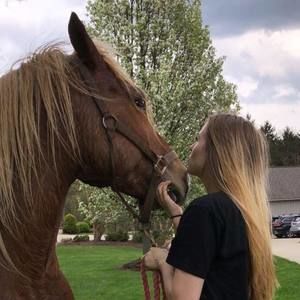 Meet your Posher, Mackenzie